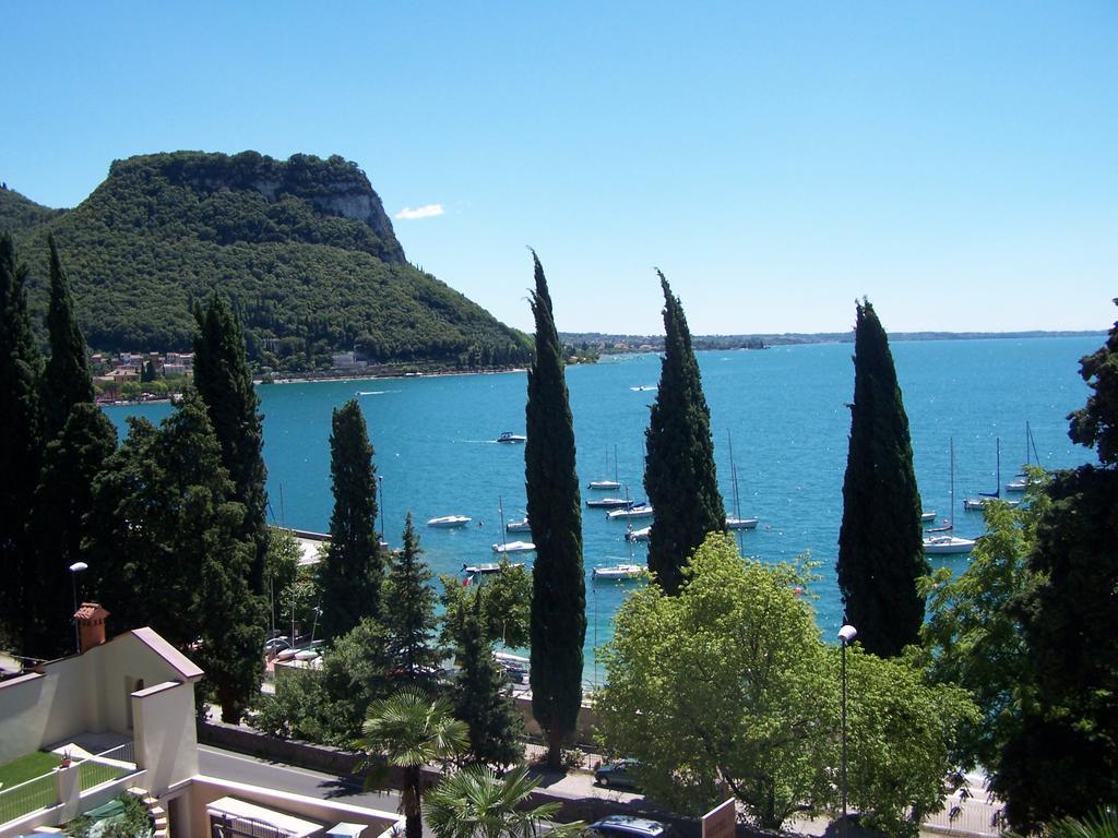 Hotel Excelsior Le Terrazze Garda  Exterior photo