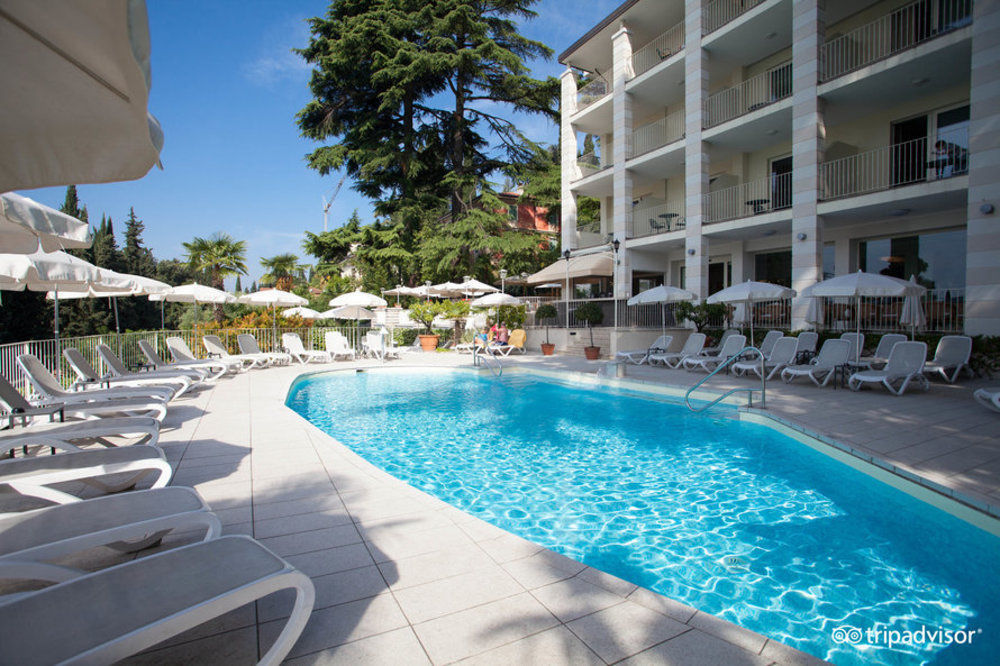 Hotel Excelsior Le Terrazze Garda  Exterior photo
