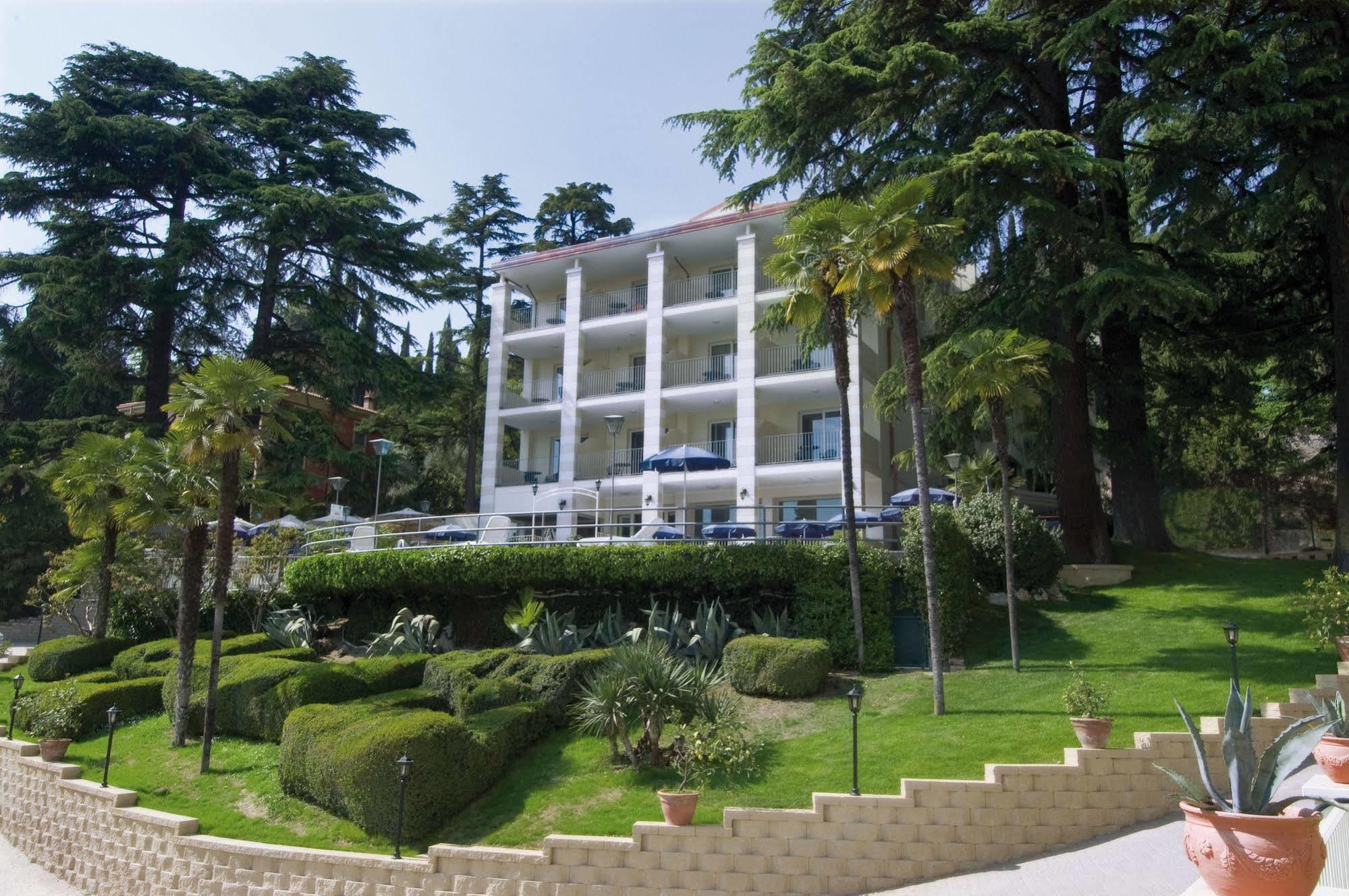 Hotel Excelsior Le Terrazze Garda  Exterior photo
