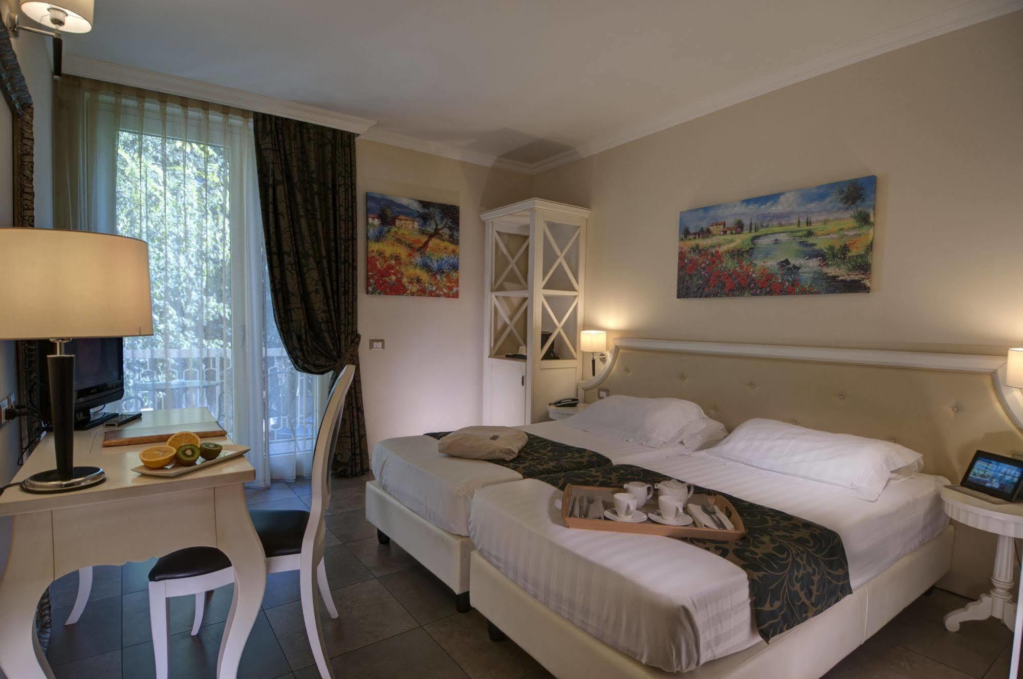 Hotel Excelsior Le Terrazze Garda  Exterior photo