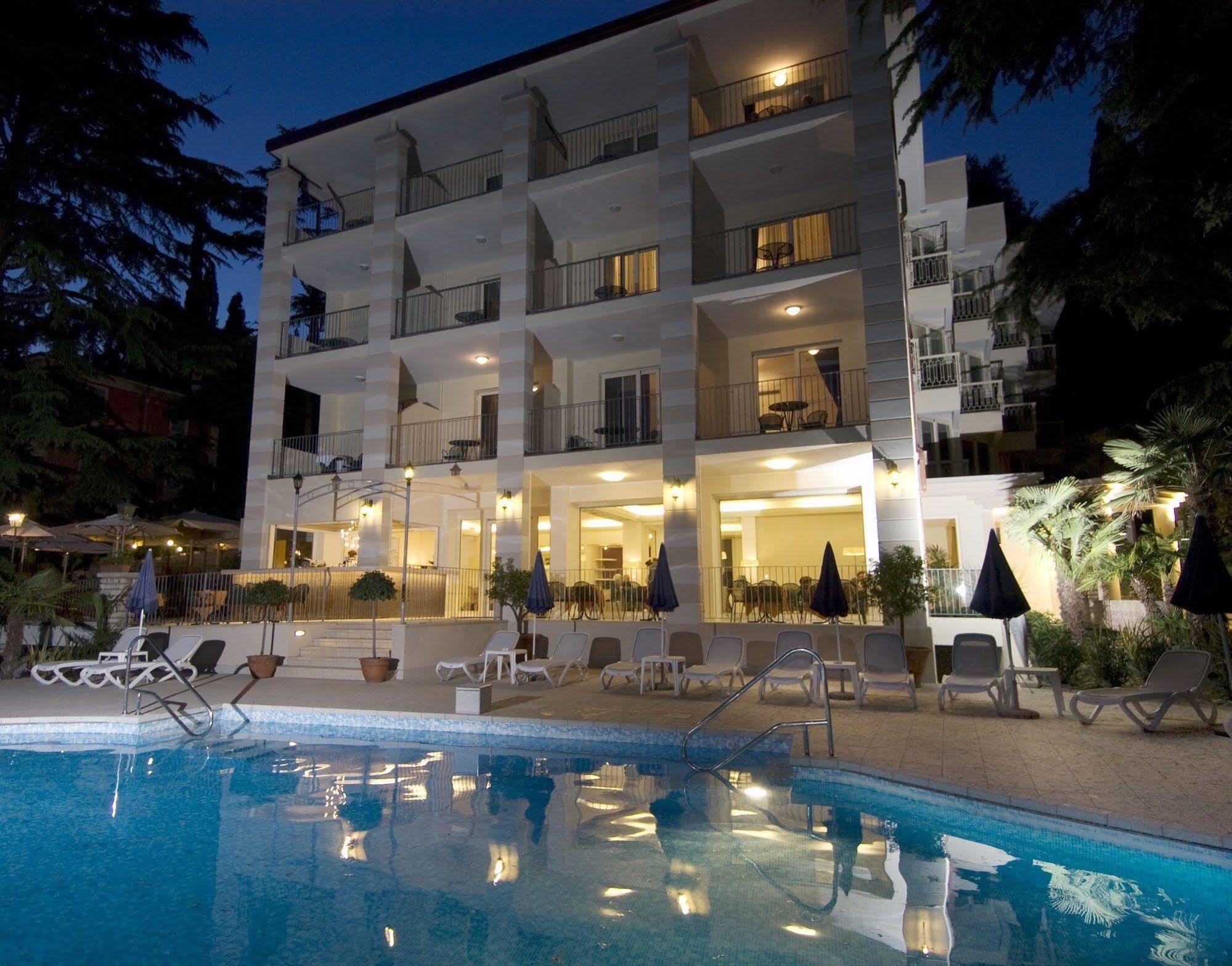Hotel Excelsior Le Terrazze Garda  Exterior photo