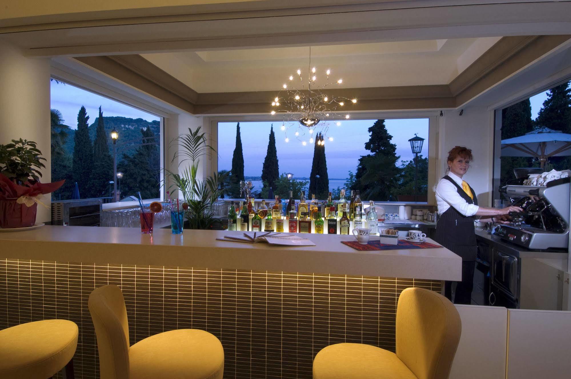 Hotel Excelsior Le Terrazze Garda  Exterior photo
