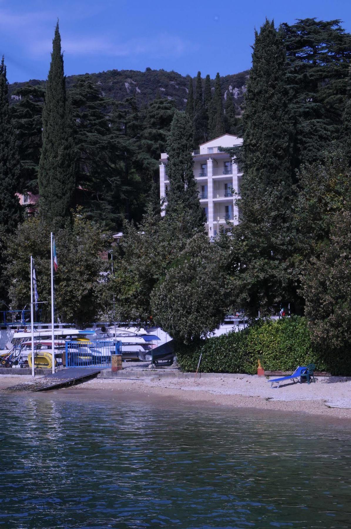 Hotel Excelsior Le Terrazze Garda  Exterior photo